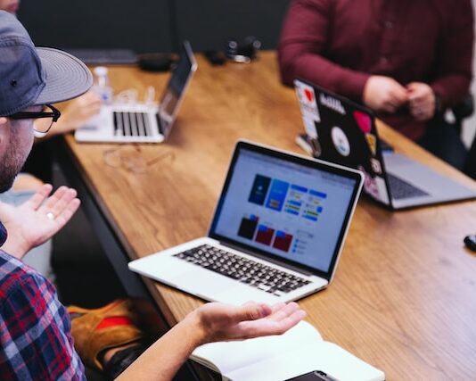 Narzędzia i technologie wspomagające planowanie operacyjne i realizację projektów