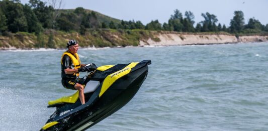 TOP 3 najciekawsze technologie w skuterach wodnych