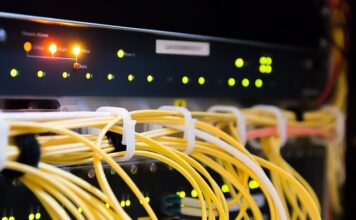 Czy włączony router pobiera Internet? Czy włączony router pobiera Internet?