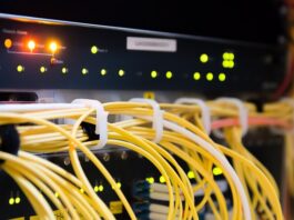 Ile interfejsów szeregowych ma router?