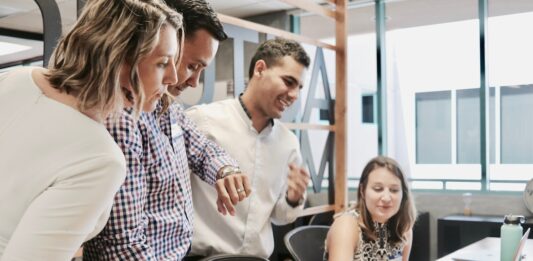 Prawo pracy nie tylko dla pracowników działu kadr