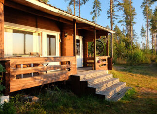 drewniany domek na działce