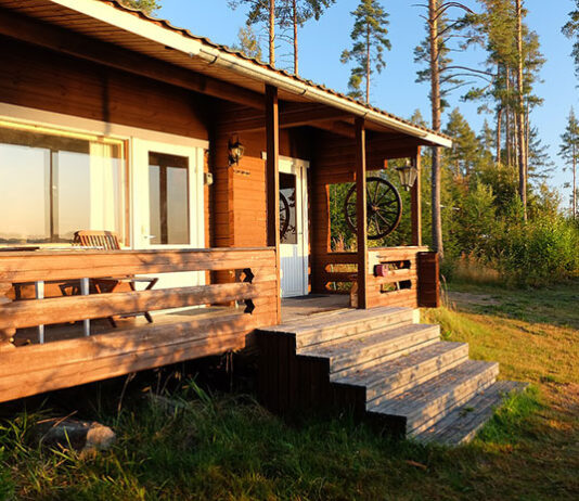 Kiedy postawić drewniany domek na działce? Kompletny poradnik dla właścicieli działek na 2025 rok drewniany domek na działce